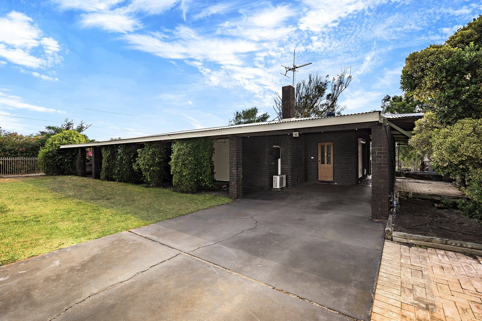 18 Padbury Road, Walkaway WA 6528