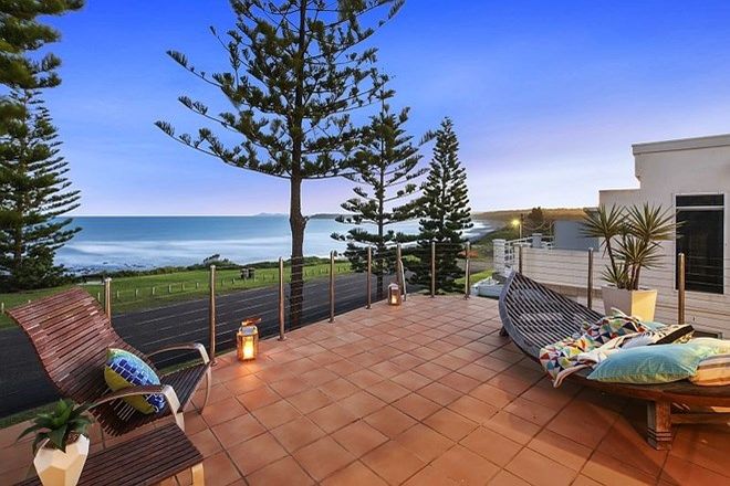 Picture of 9 Seaview Parade, WALLABI POINT NSW 2430