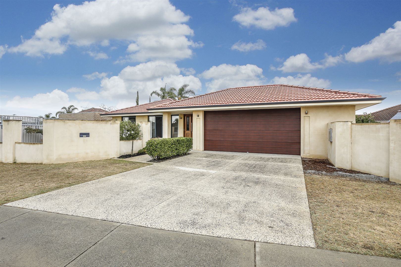 4 bedrooms House in 123 Marvell Avenue LAKE COOGEE WA, 6166