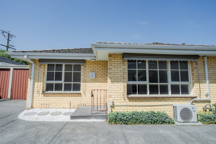 2 bedrooms Apartment / Unit / Flat in 2/150 Como Parade PARKDALE VIC, 3195