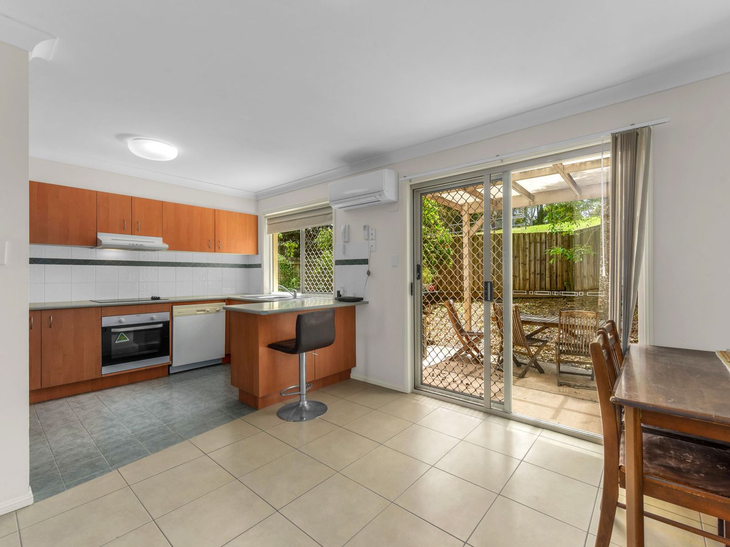 19/10 Chapman Place, Oxley QLD 4075, Image 2