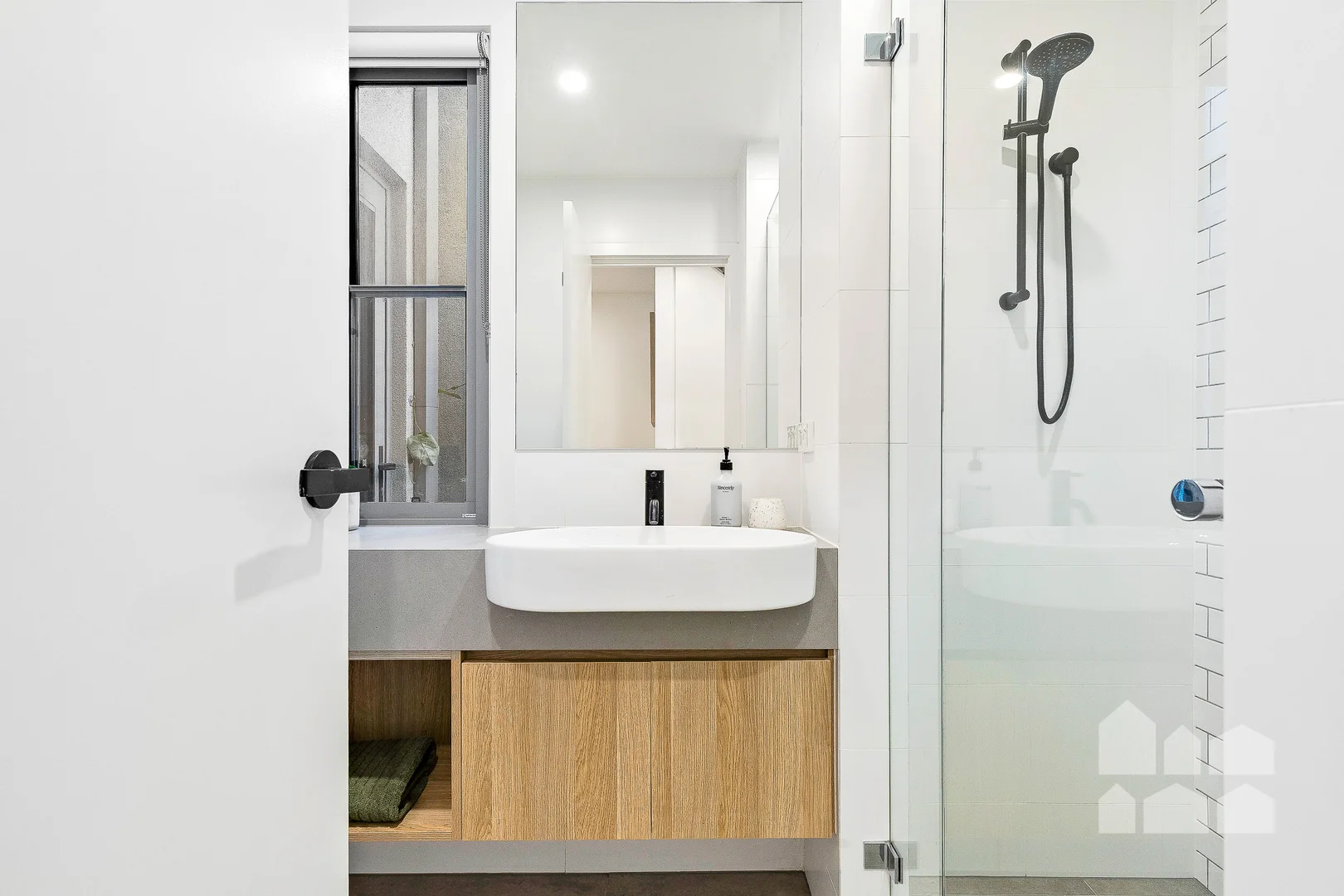 Additional image 15 of 24A Emma Street, Seddon VIC 3011