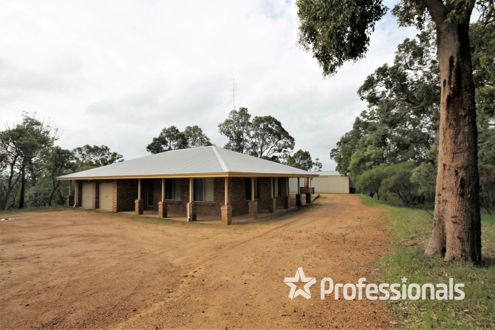 4 bedrooms House in 37 Australind Road LESCHENAULT WA, 6233
