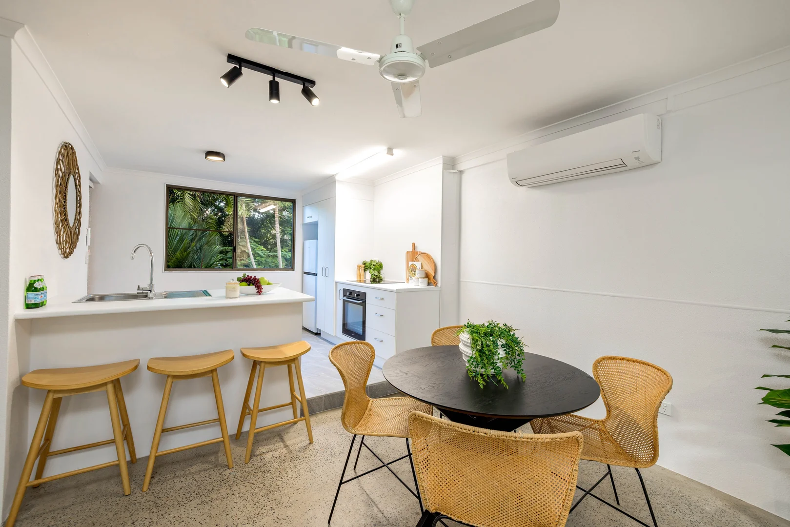 Additional image 15 of 129 Hillview Crescent, Whitfield QLD 4870