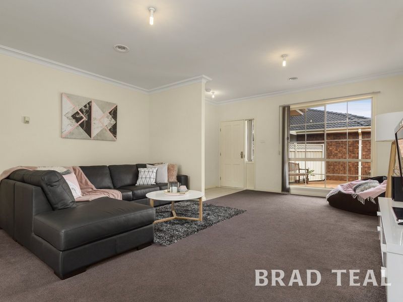 2/30 Highlands Avenue, Airport West VIC 3042, Image 1