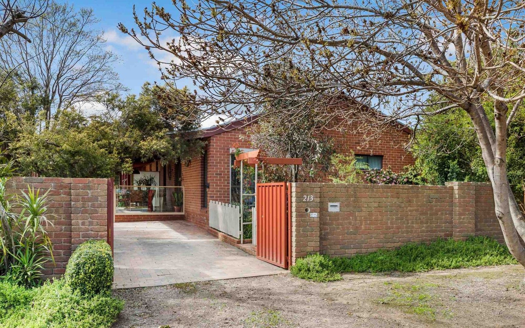 213 Allingham Street, Kangaroo Flat Property History & Address