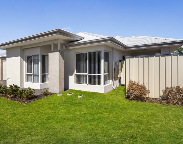 2 Sweetwater Bend, Success WA 6164