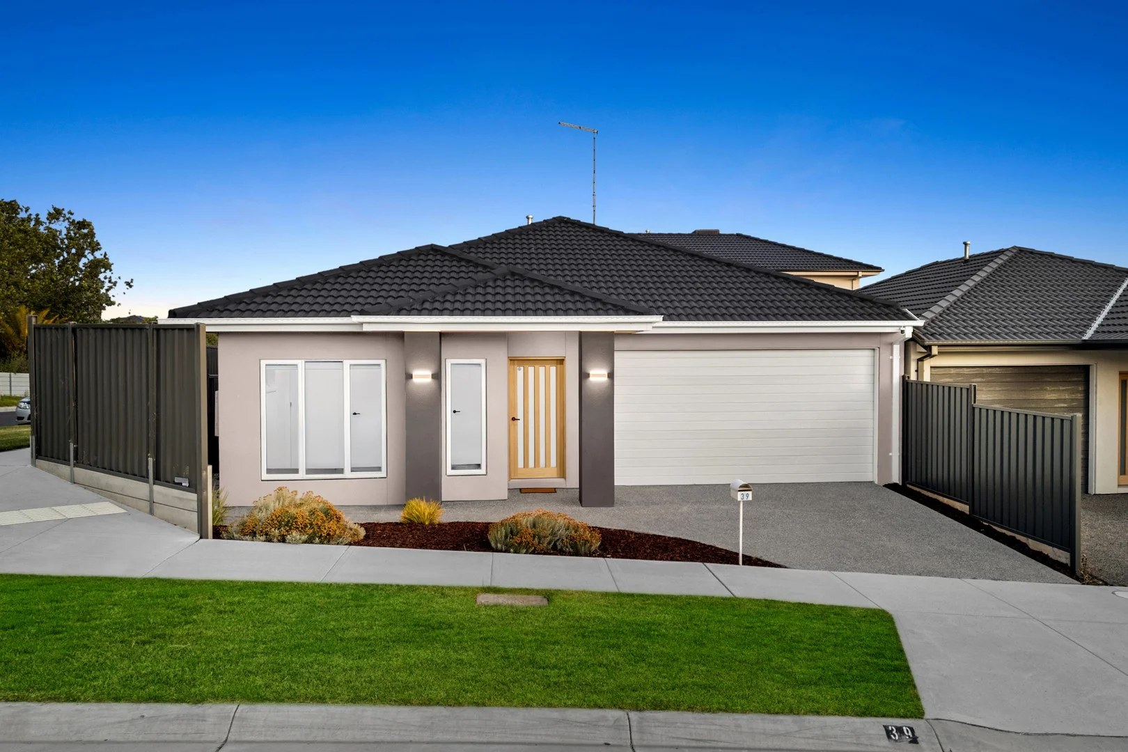 39 Dangelo Avenue, Officer VIC 3809
