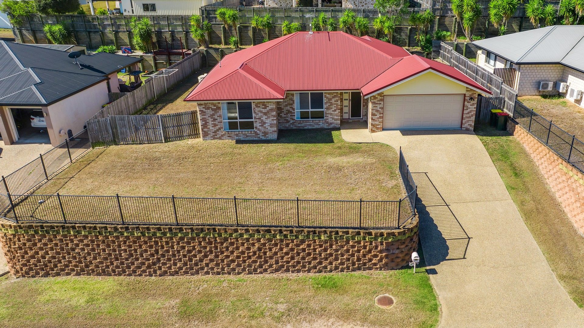 7 Dartmouth Close, Clinton QLD 4680, Image 0