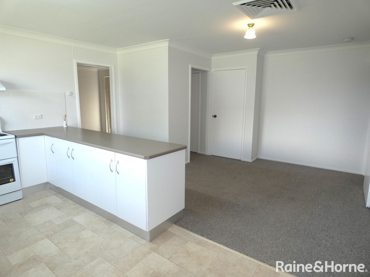 Moree NSW 2400 3 beds house for Rent, 350.00 + 50 WATER 16972877
