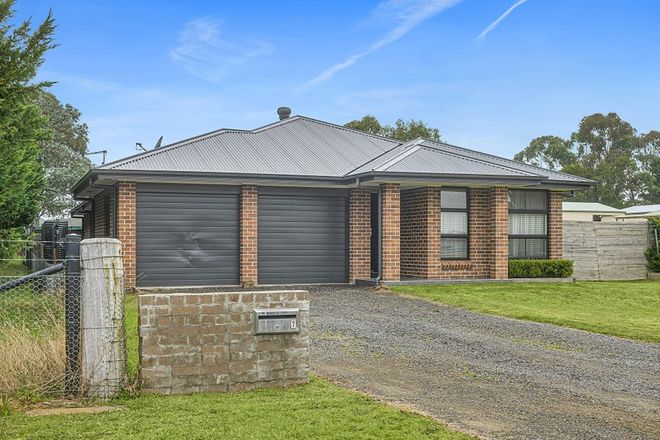 Picture of 7 Patrick Place, MARULAN NSW 2579