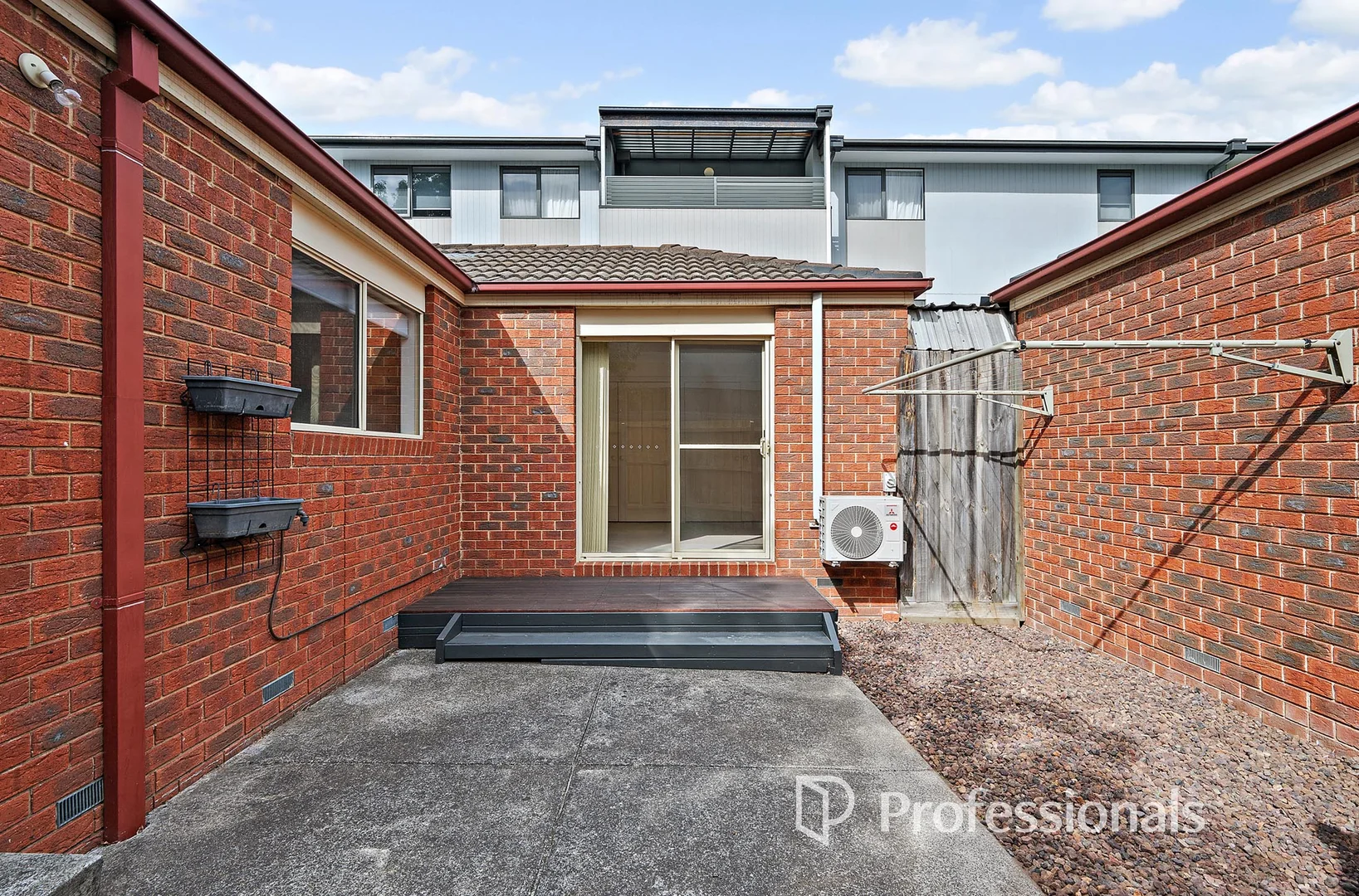 Additional image 9 of 2/8 Alfrick Road, Croydon VIC 3136