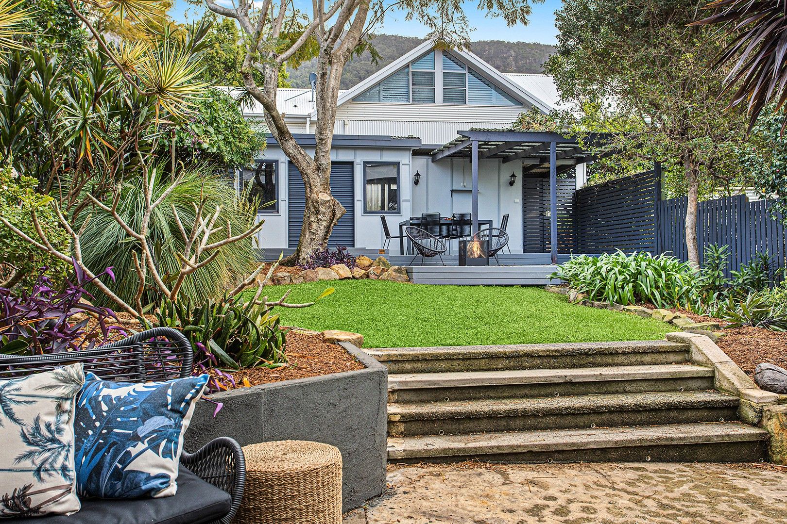 4 bedrooms House in 728 Lawrence Hargrave Drive COLEDALE NSW, 2515
