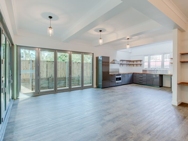 3 bedrooms Apartment / Unit / Flat in 2/65 Railway Parade NORMAN PARK QLD, 4170