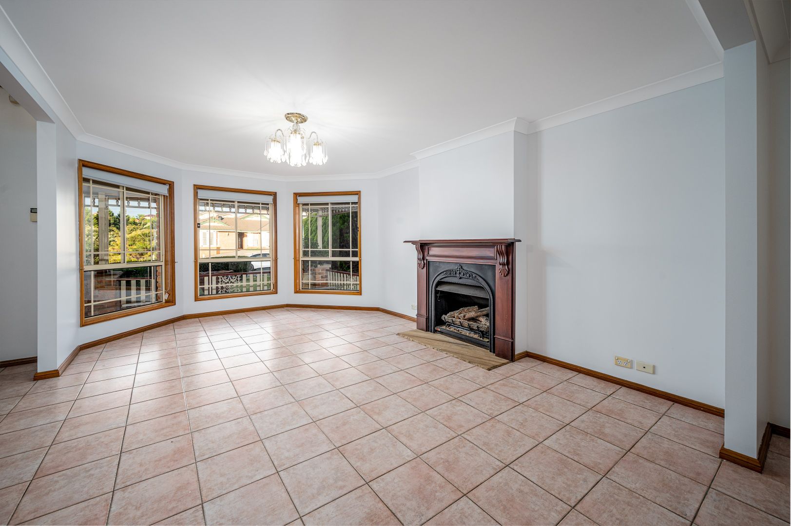 79 Claremont Cct, Glen Alpine NSW 2560 Domain