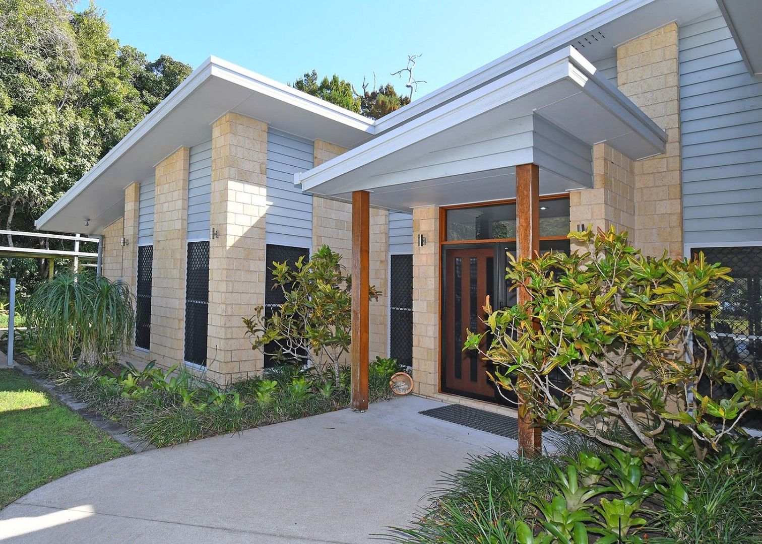 5 Aquabella Court, Dundowran Beach QLD 4655, Image 1