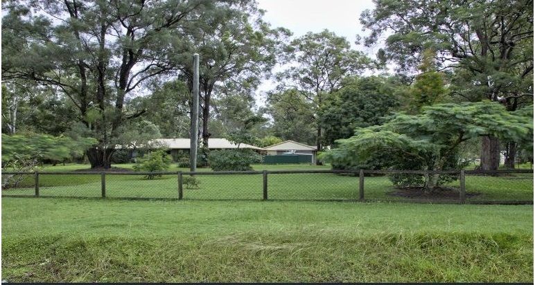 4 bedrooms House in 11 Bells Lane BELLMERE QLD, 4510
