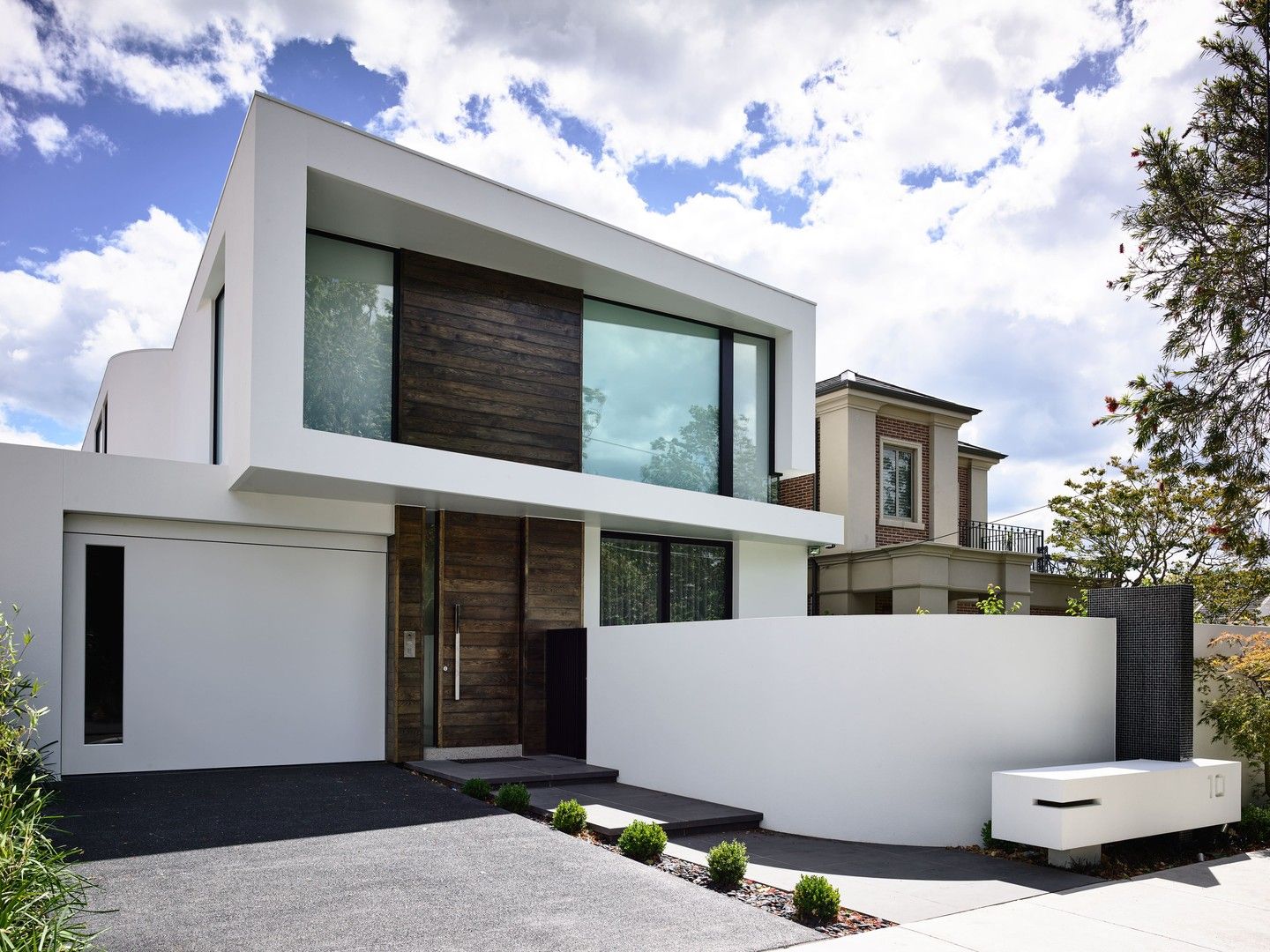 4 bedrooms House in 10 Bleazby Avenue BRIGHTON VIC, 3186