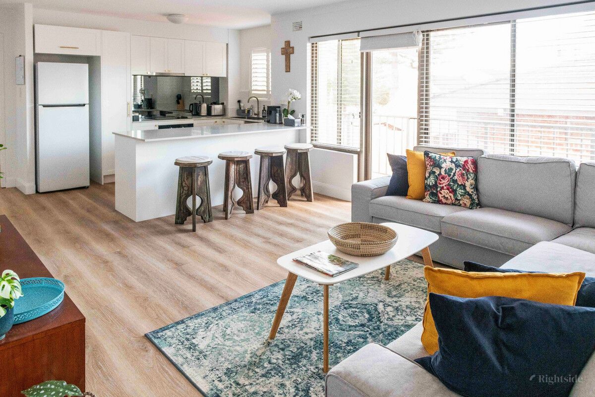 2 bedrooms Apartment / Unit / Flat in 8/149 Ocean Street NARRABEEN NSW, 2101