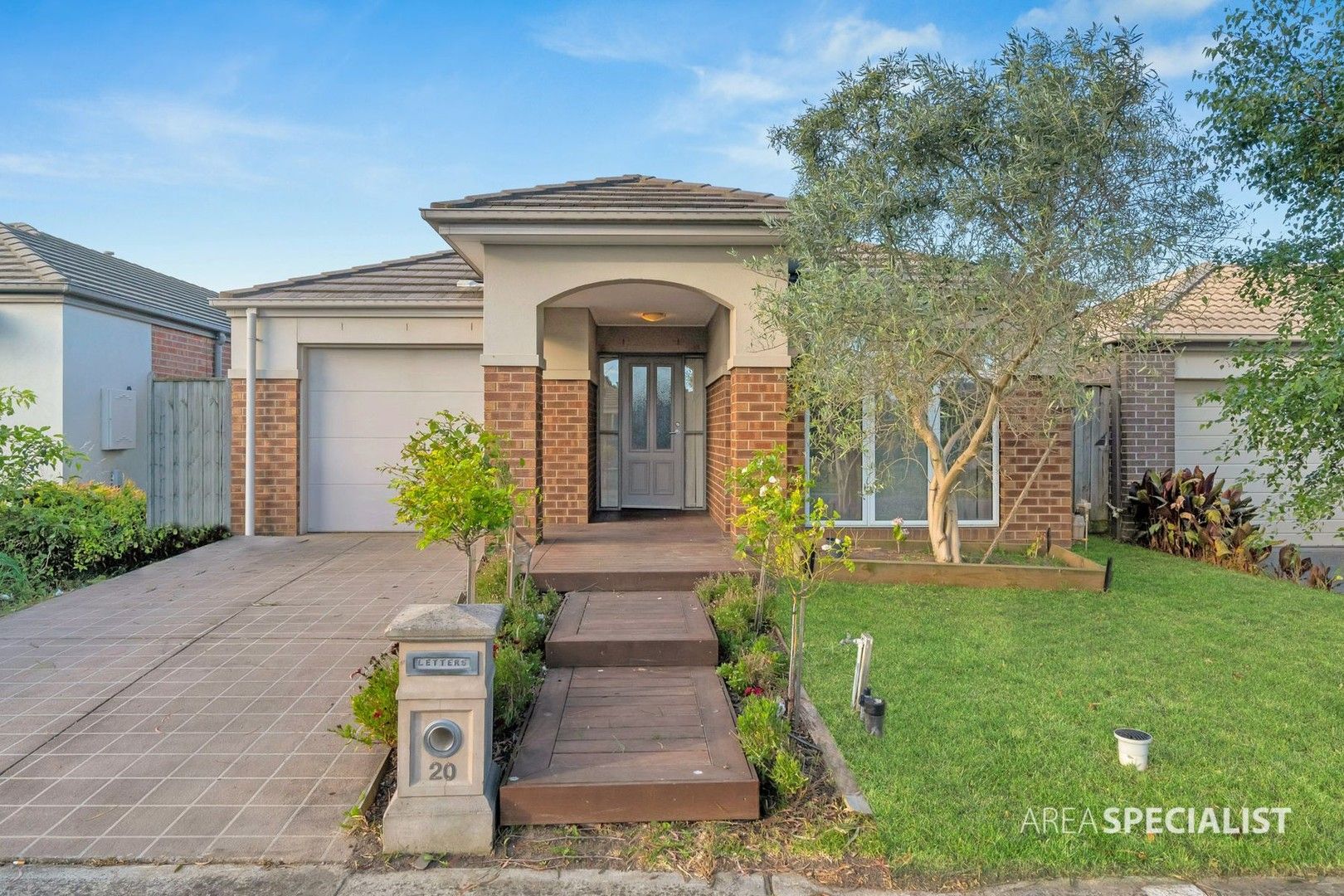 4 bedrooms House in 20 Aspendale Place LYNDHURST VIC, 3975