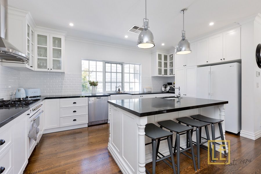 4 bedrooms House in 222 Weaponess Rd WEMBLEY DOWNS WA, 6019