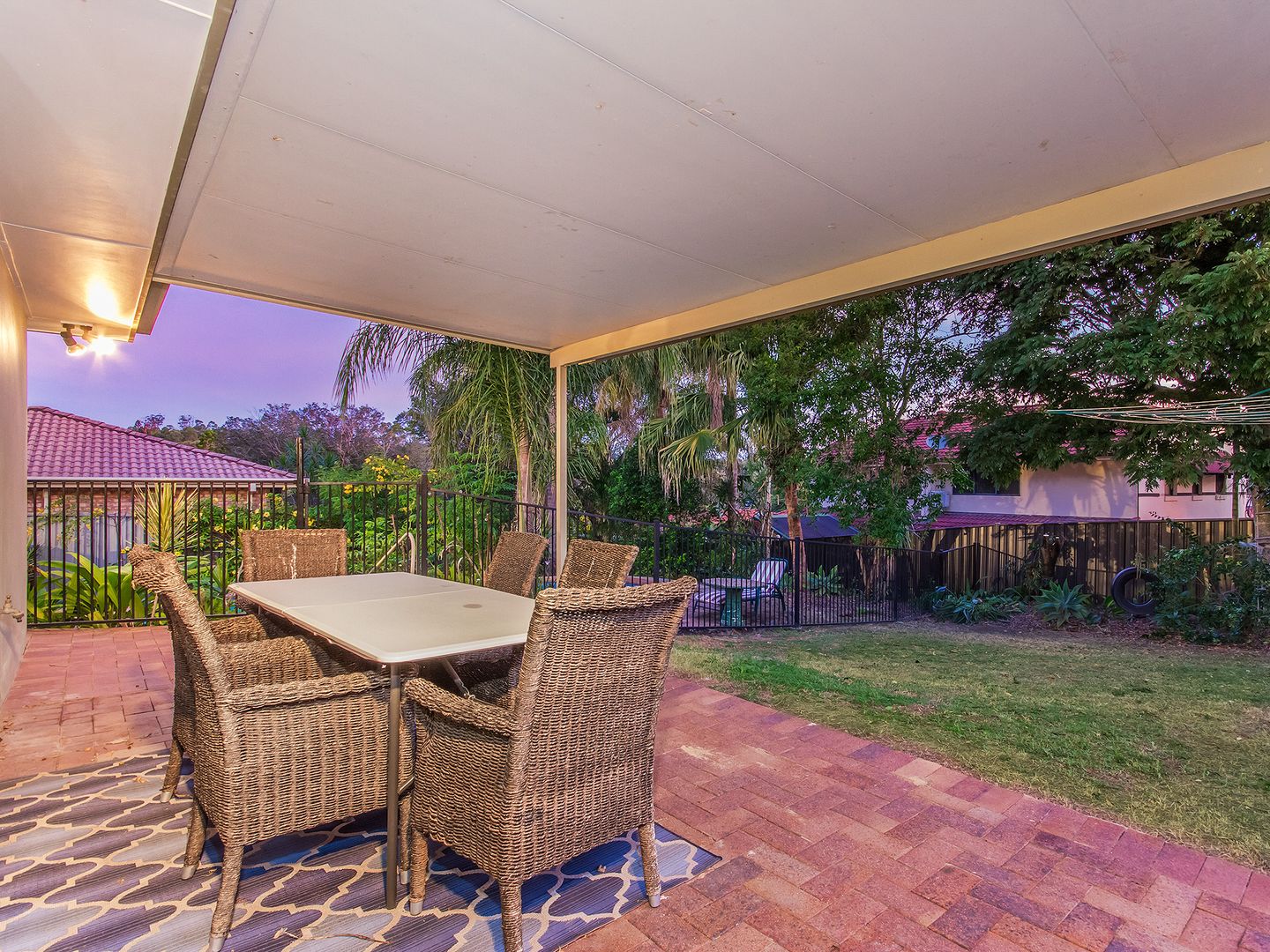 8 Kidman Street, Robina QLD 4226, Image 2