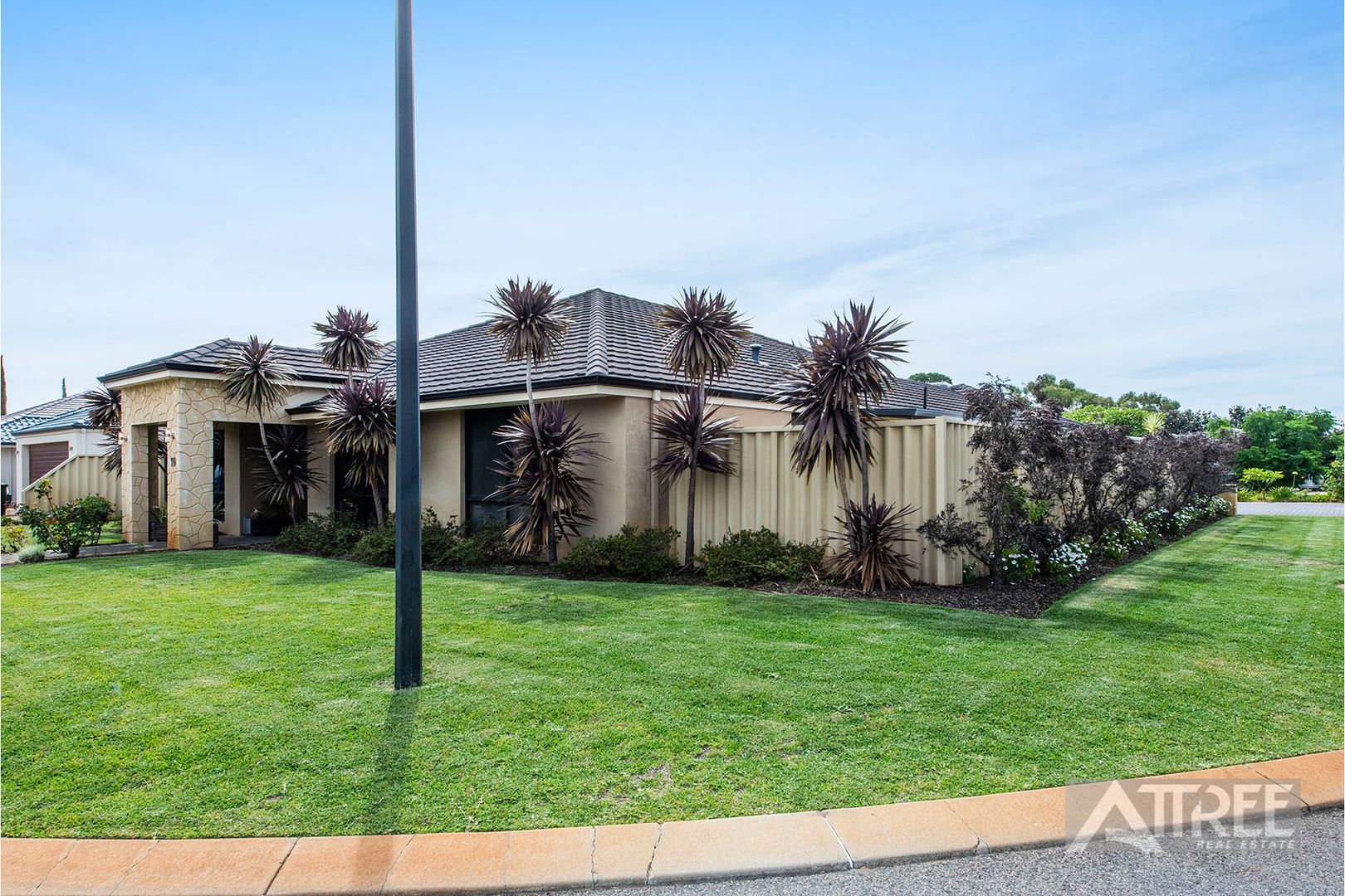 19 Patchouli Circle, Atwell WA 6164, Image 2