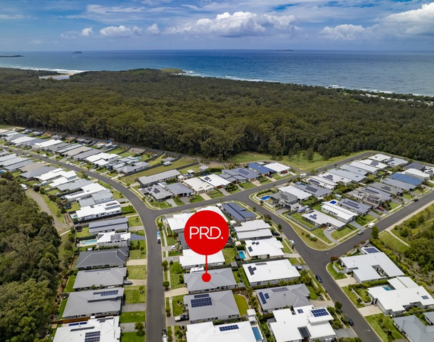 14 Watergum Close, Sapphire Beach NSW 2450