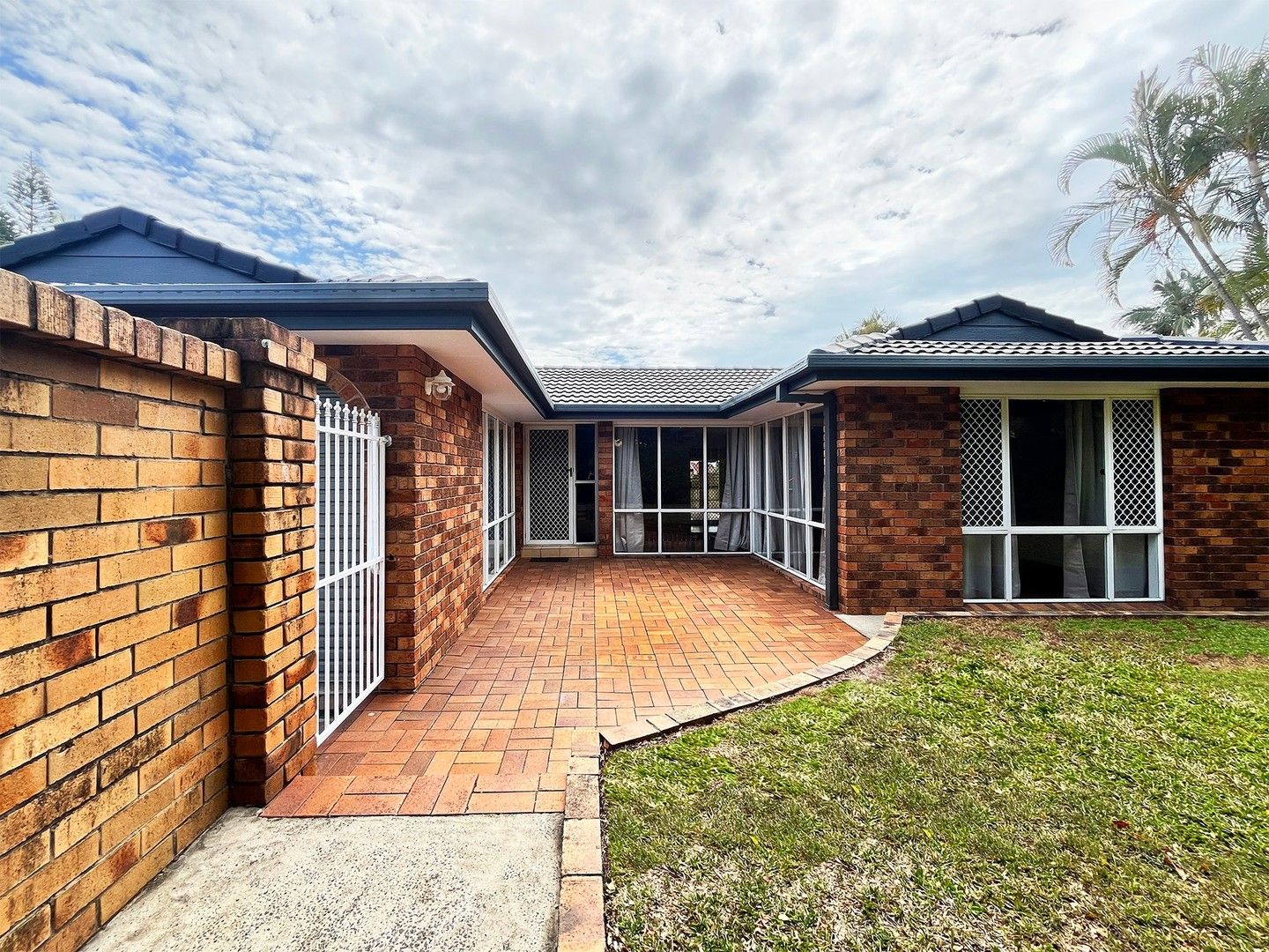 3 bedrooms House in 591 Compton Road SUNNYBANK HILLS QLD, 4109