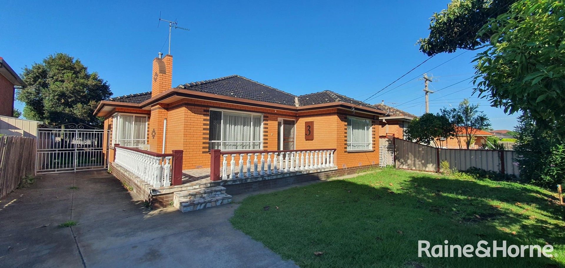3 bedrooms House in 3 Buckley Avenue SUNSHINE NORTH VIC, 3020