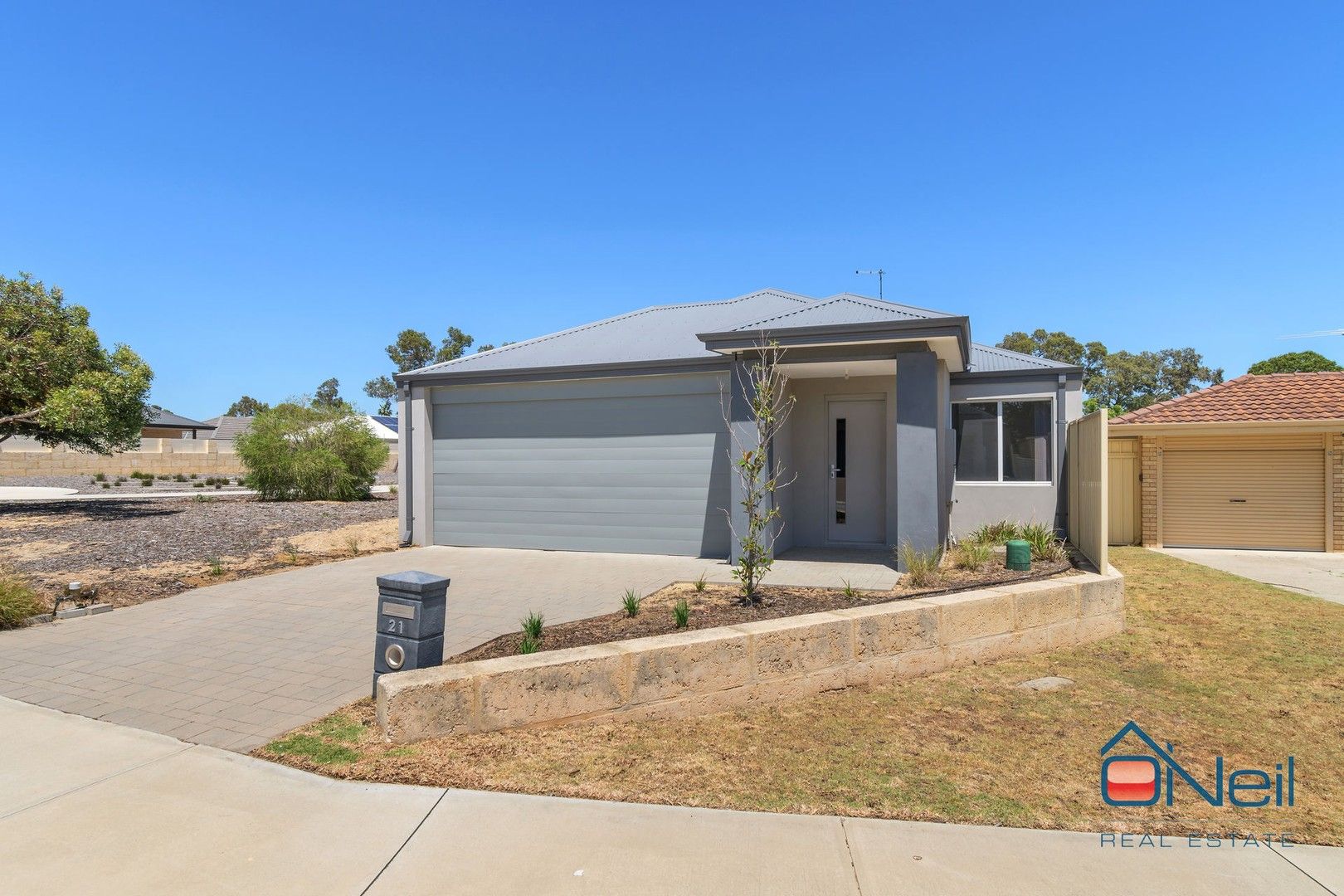 4 bedrooms House in 21 Cedar Way MADDINGTON WA, 6109