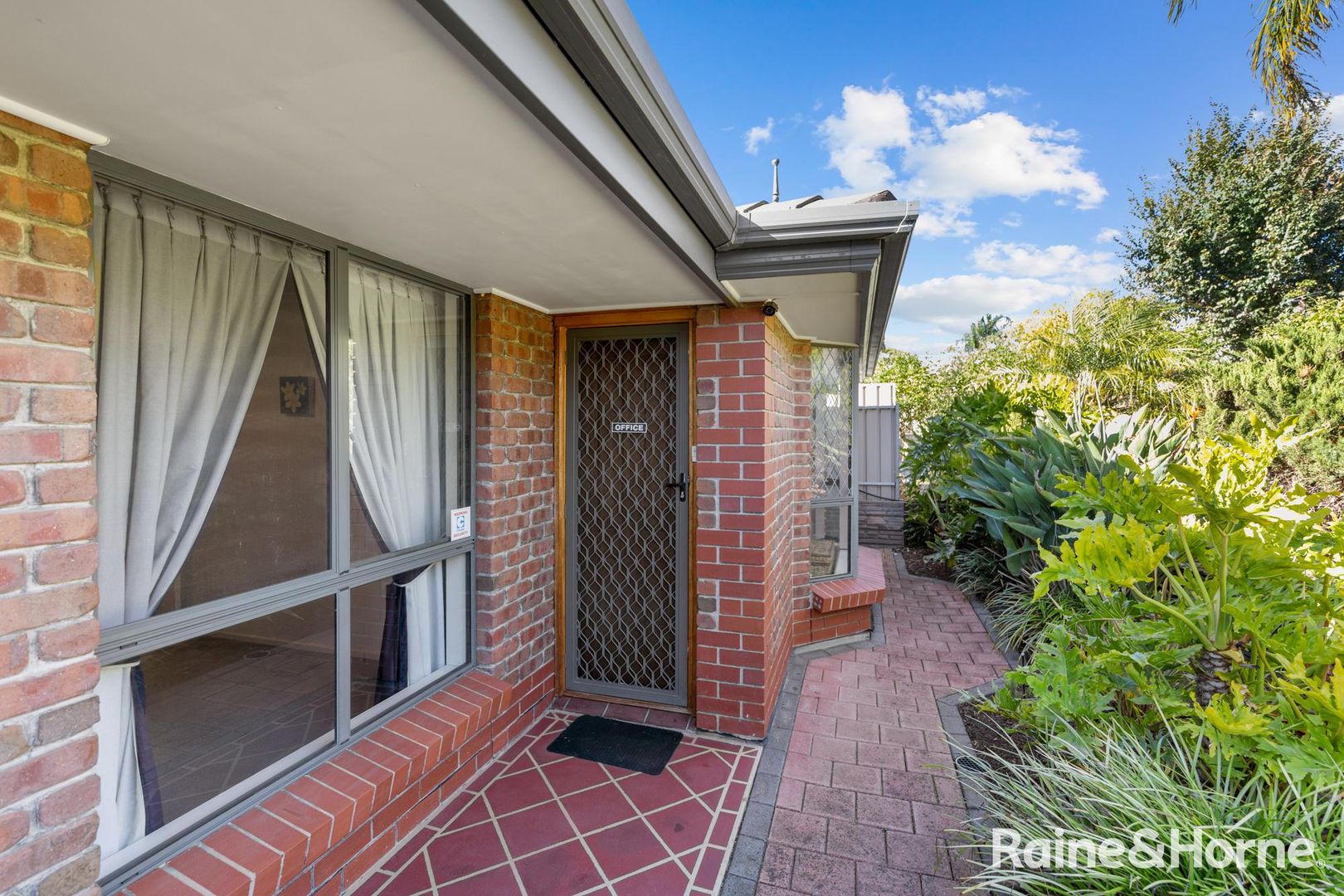 5 Coronet Avenue, Woodcroft SA 5162, Image 2