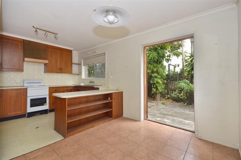 33 Kalinga Street, CLAYFIELD QLD 4011, Image 2