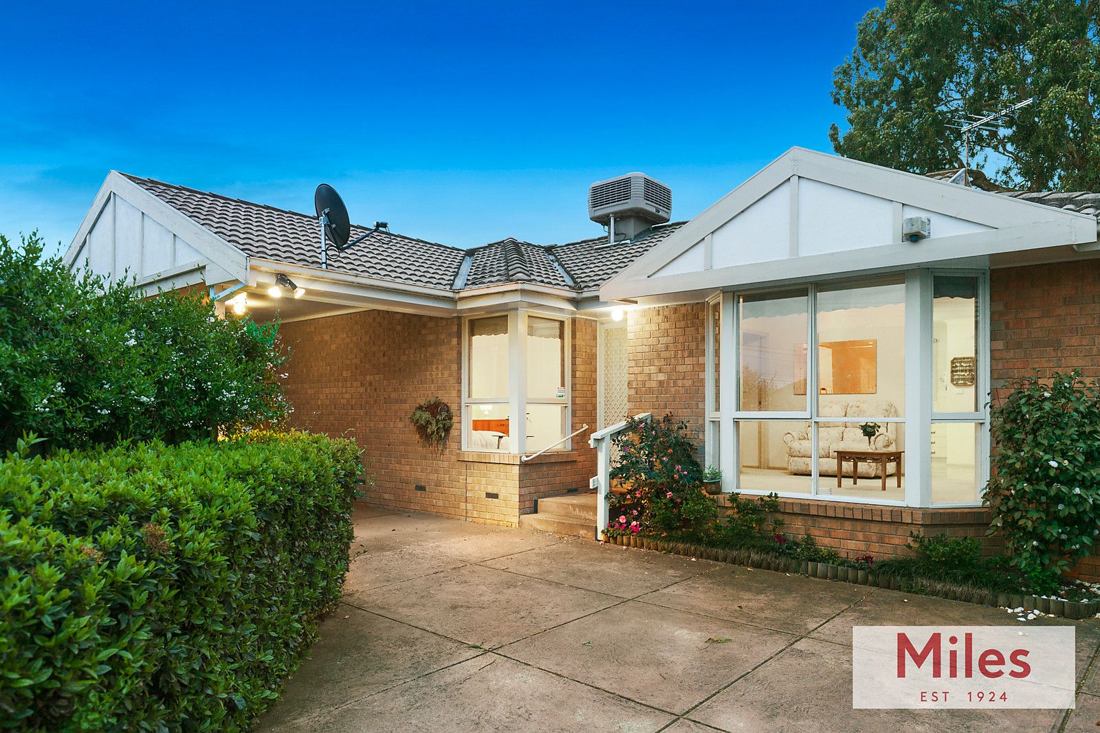 2/4 Vermont Parade, Greensborough VIC 3088, Image 0