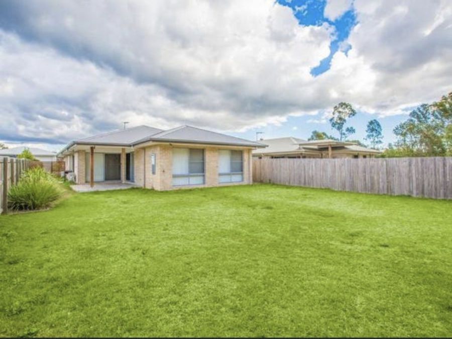 4 bedrooms House in 27 Bladensburg Drive WATERFORD QLD, 4133