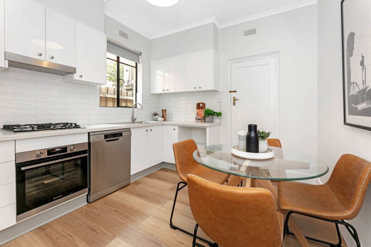 2 bedrooms Apartment / Unit / Flat in 1/11 Glen Eira Avenue BALACLAVA VIC, 3183