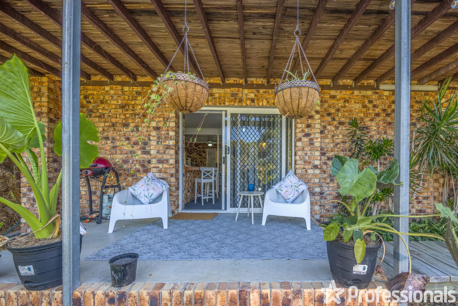 24 Sumba Court, Tamborine Mountain QLD 4272 House For Rent 540