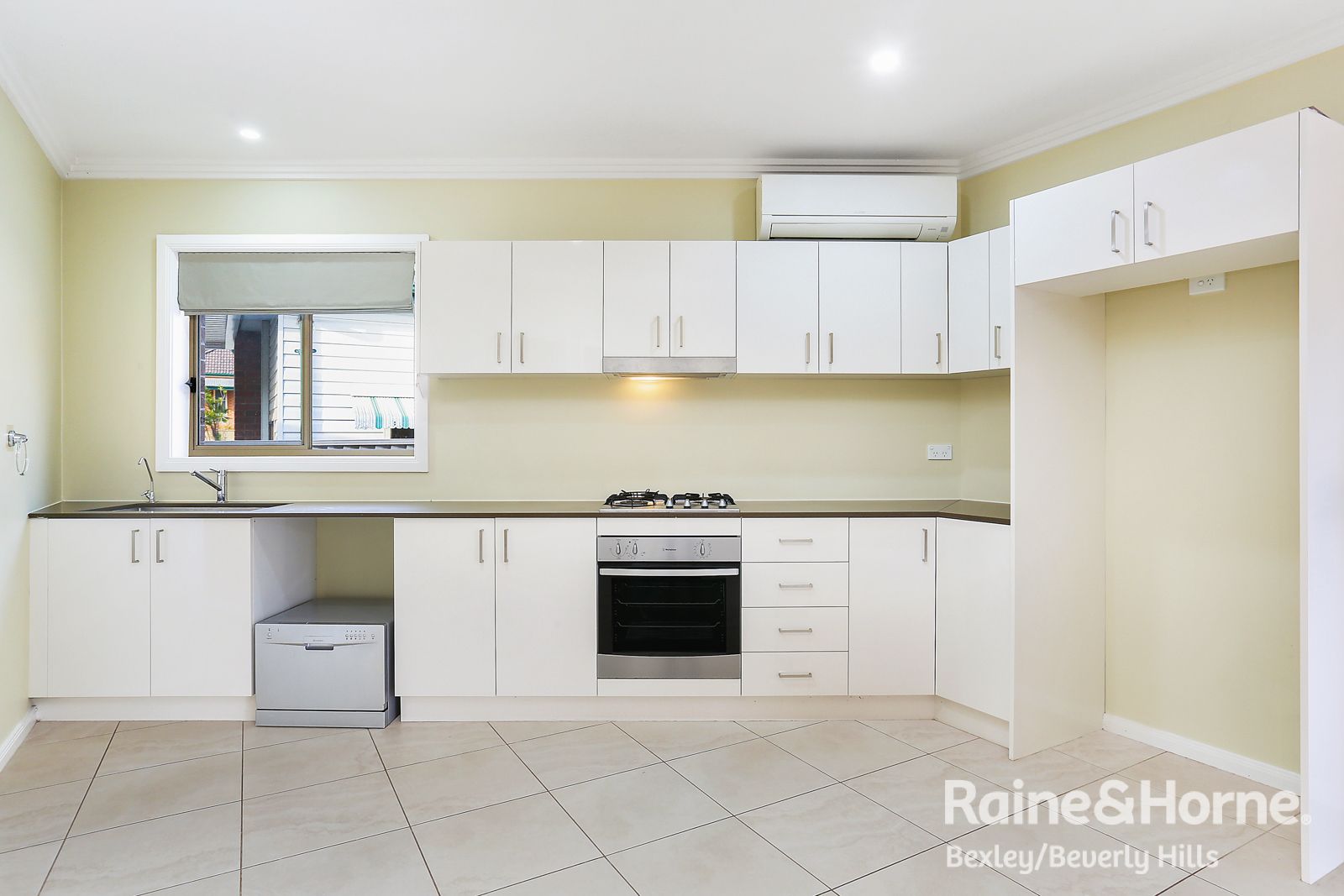 2 bedrooms Apartment / Unit / Flat in 2/49B Preddys Road BEXLEY NSW, 2207