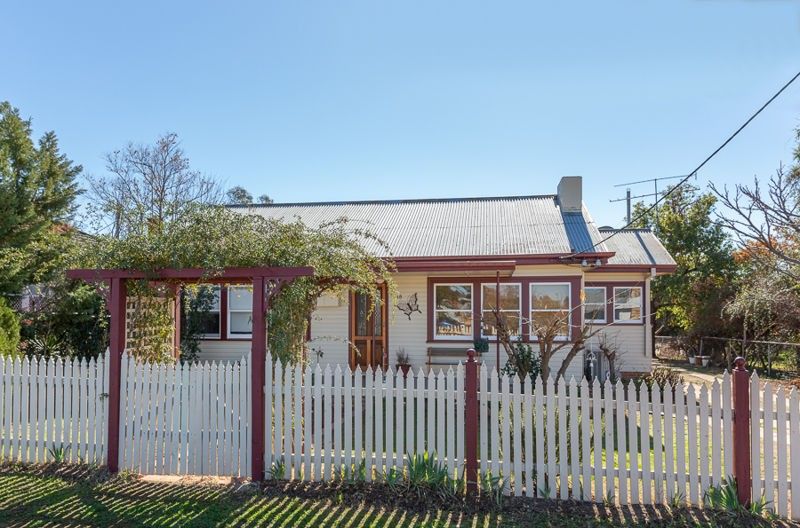2 bedrooms House in 18 Robyn Street TAMWORTH NSW, 2340