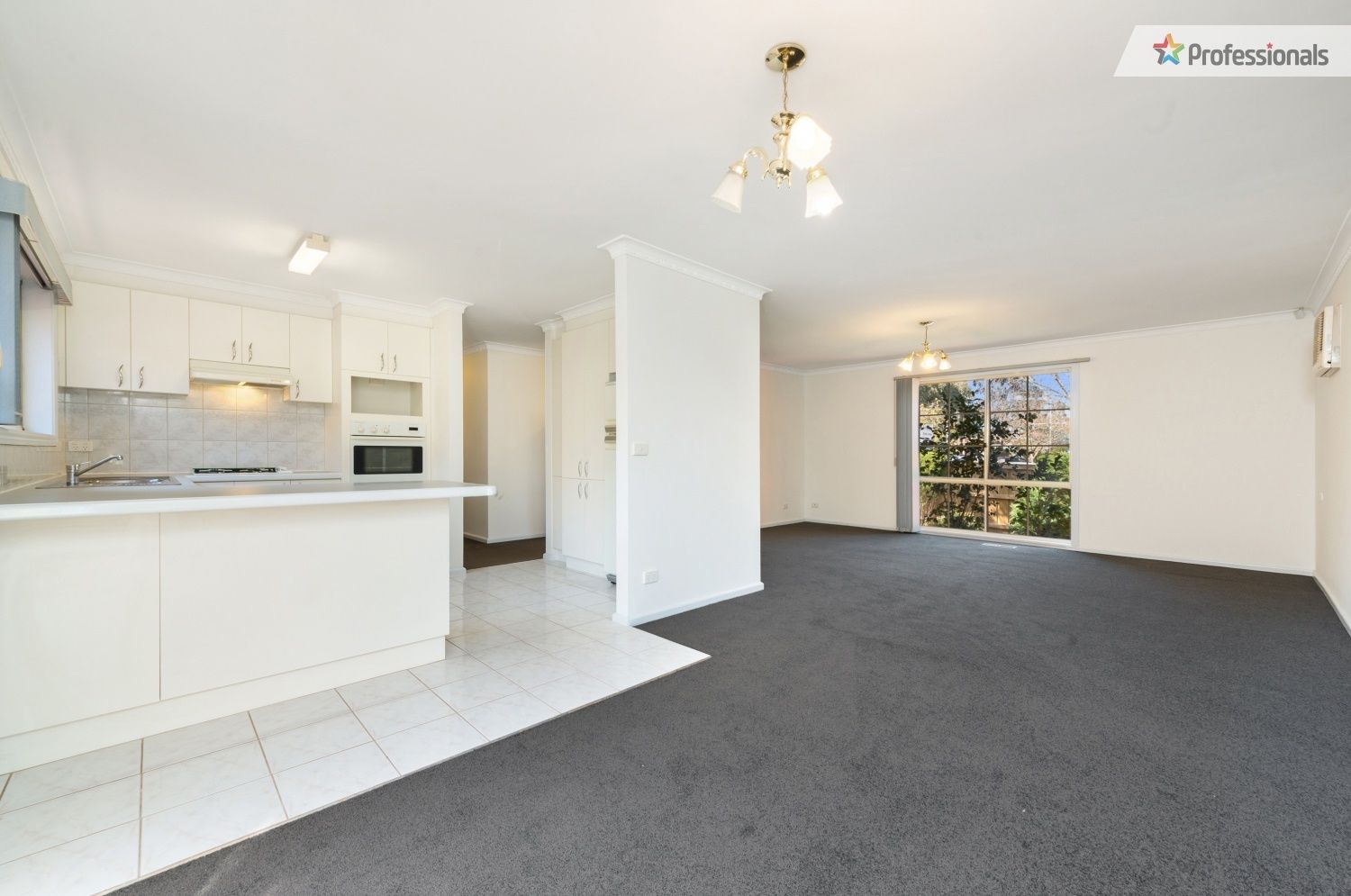 214 Mahoneys Road, Burwood East VIC 3151, Image 1