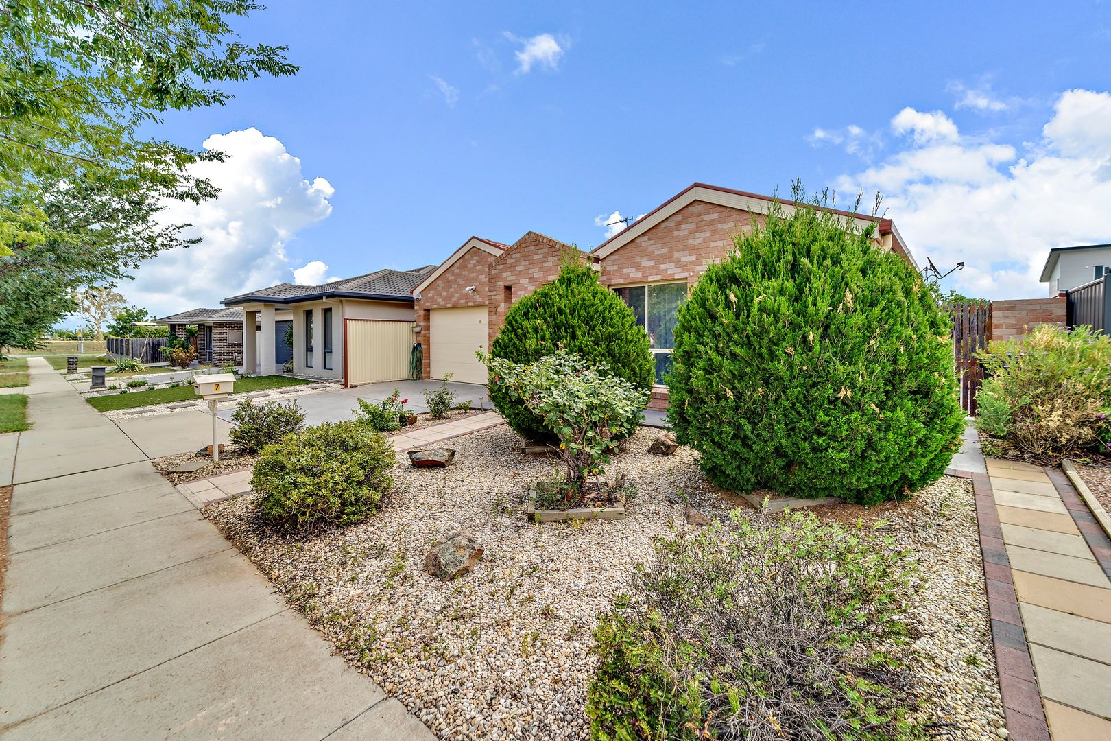 7 Joan Bradley Street, Franklin Property History & Address Research