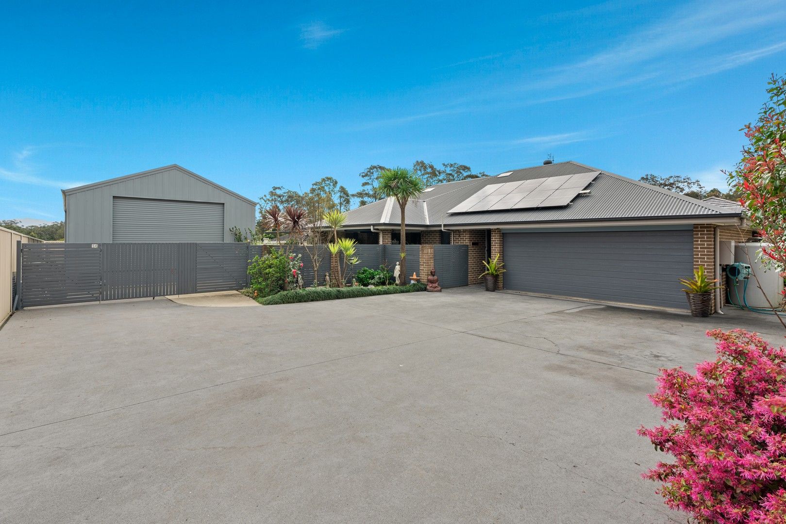 4 bedrooms House in 14 Coral Sea Drive WEST NOWRA NSW, 2541
