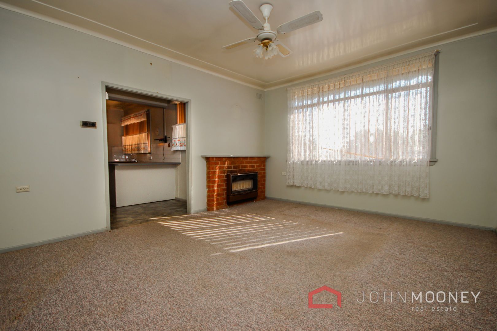 17 Mount Austin Avenue, Mount Austin NSW 2650, Image 2