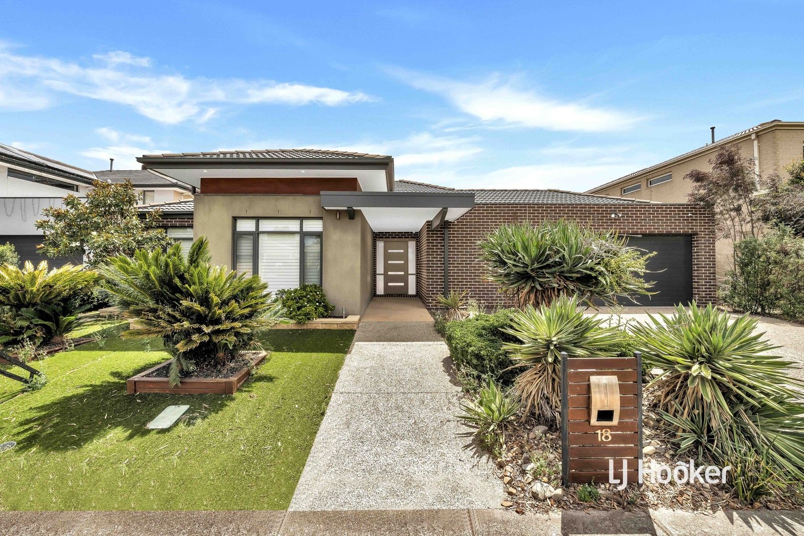 4 bedrooms House in 18 Boathaven Road POINT COOK VIC, 3030