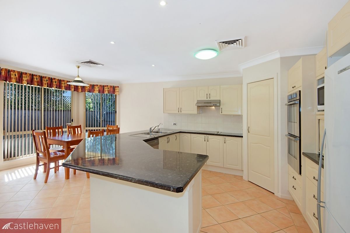 10 Linford Place, Beaumont Hills NSW 2155, Image 2