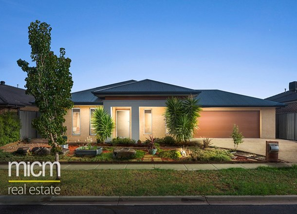 11 Maple Leaf Crescent, Point Cook VIC 3030