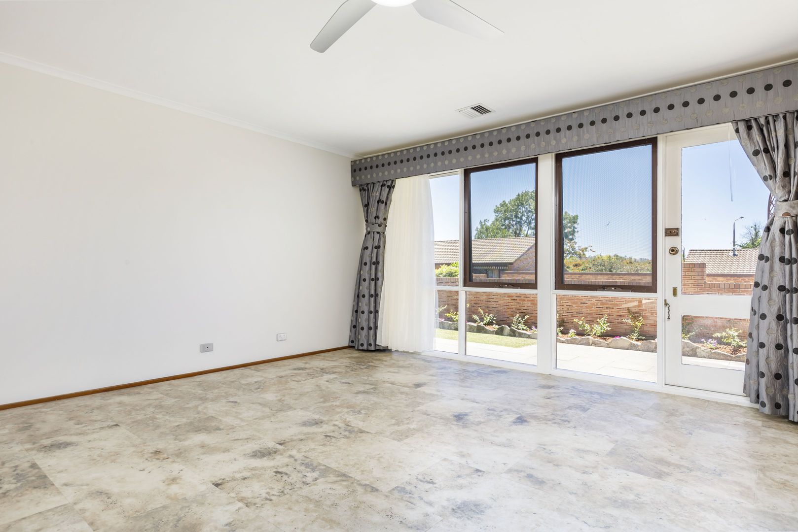 8/40 Marr Street, Pearce ACT 2607, Image 2