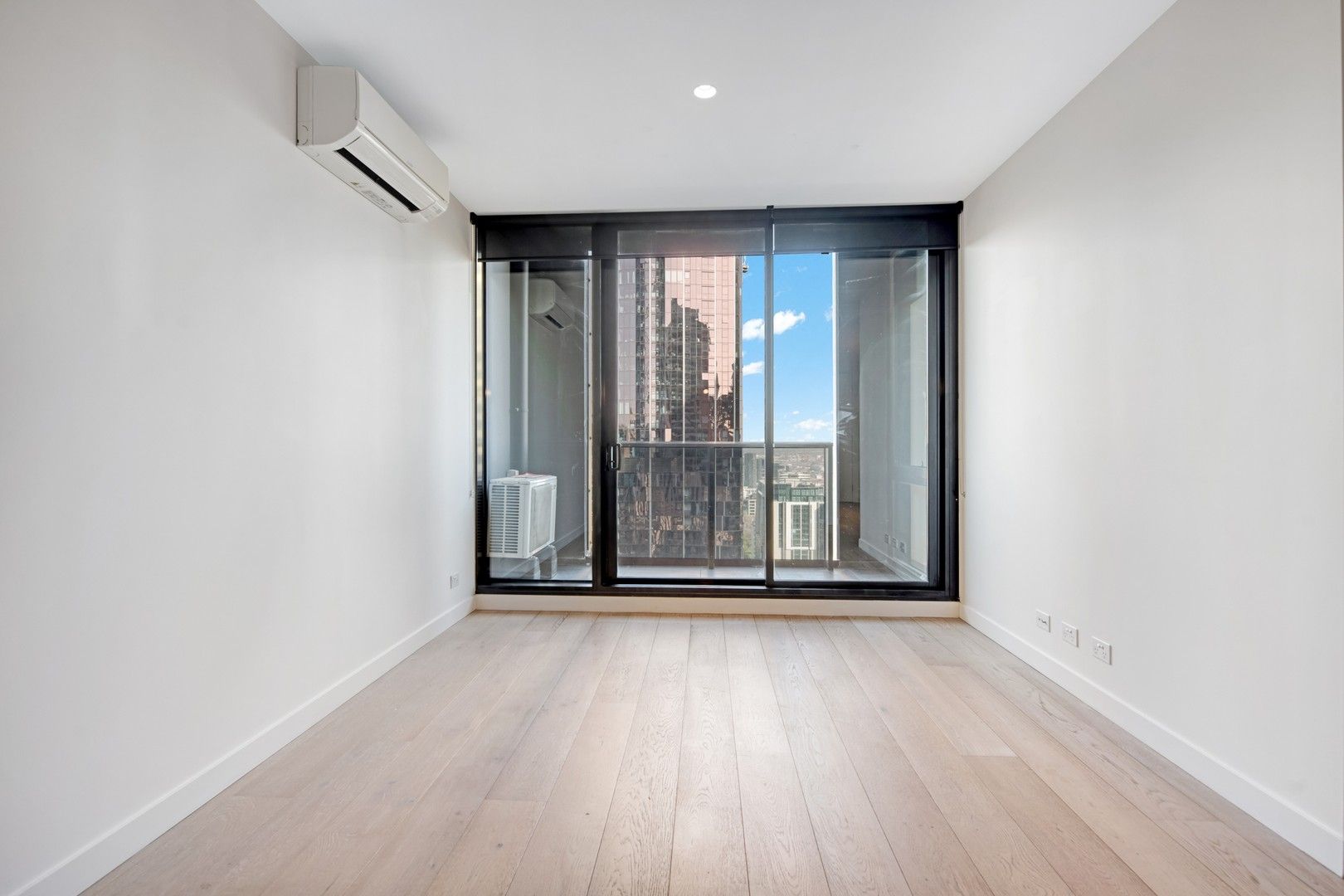 2 bedrooms Apartment / Unit / Flat in 3307/398 Elizabeth Street MELBOURNE VIC, 3000