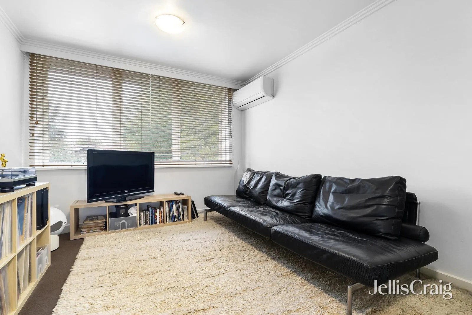 Apartment in Elwood - View 2