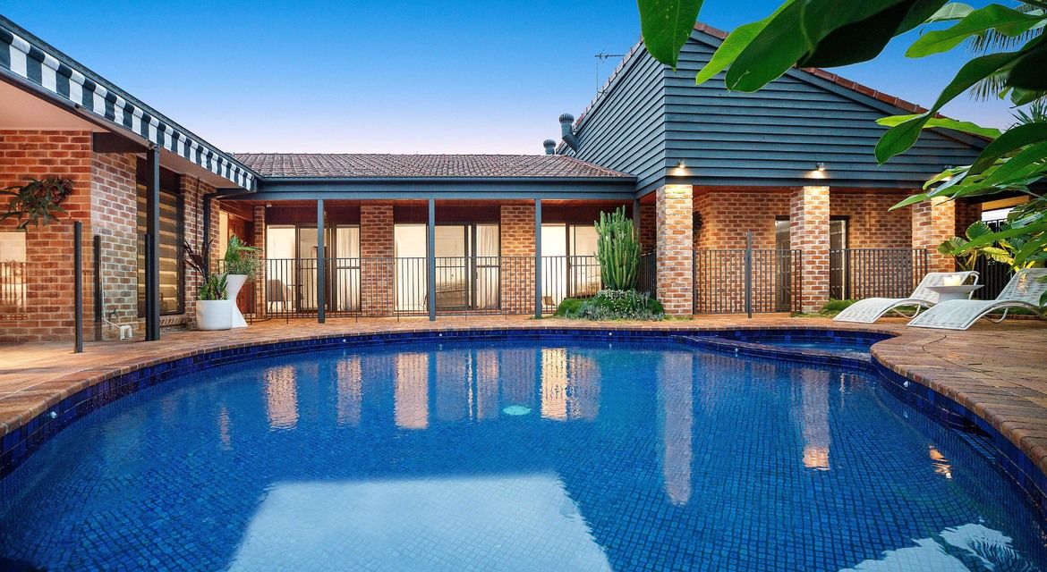 4 bedrooms House in 15 Bal Harbour BROADBEACH WATERS QLD, 4218